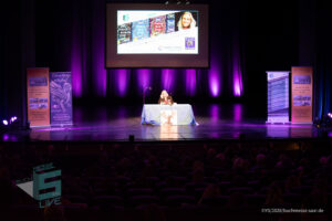 Lesung von Kerstin Gier beim Buchmesse Saar Festival 2026