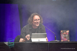 Magnus Myst bei der Lesung von das kleine böse Buch beim Buchmesse Saar Festival 2026 LIVE bin Saarlouis