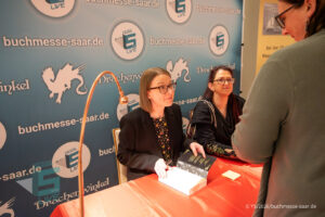 Autogrammstunde von Laura Purcell, 2026 im Theater am Ring in Saarlouis