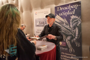 Autogrammstunde zur Live-Hörspiellesung von Geisterjäger John Sinclair mit Dietmar Wunder, Katy Karrenbauer, Martin May und Gregor Höppner